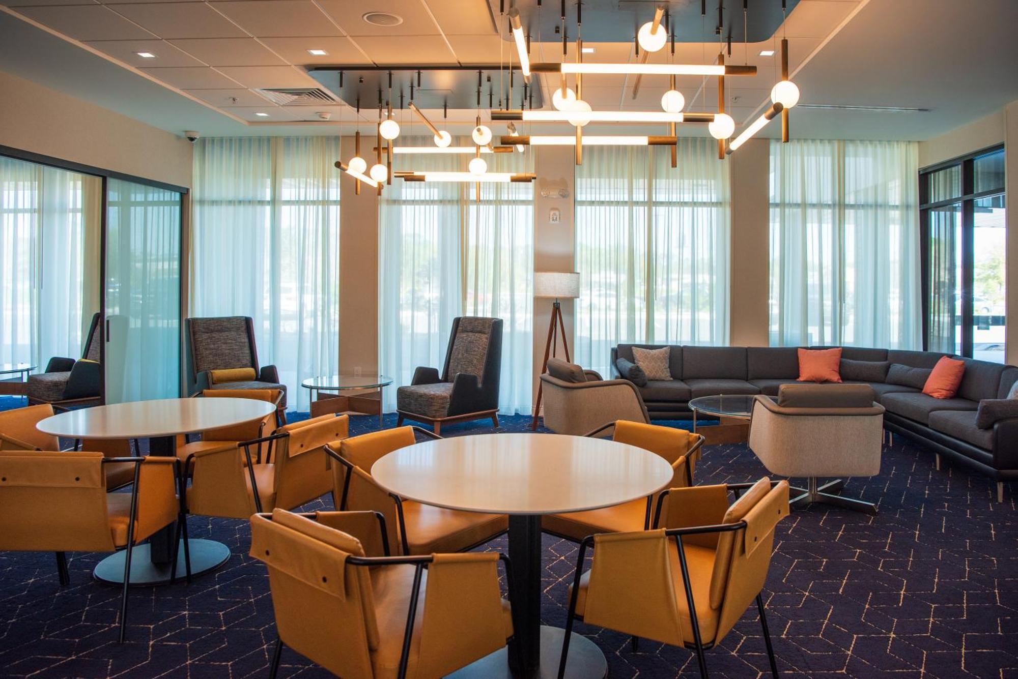 Courtyard By Marriott Lake City Exteriér fotografie